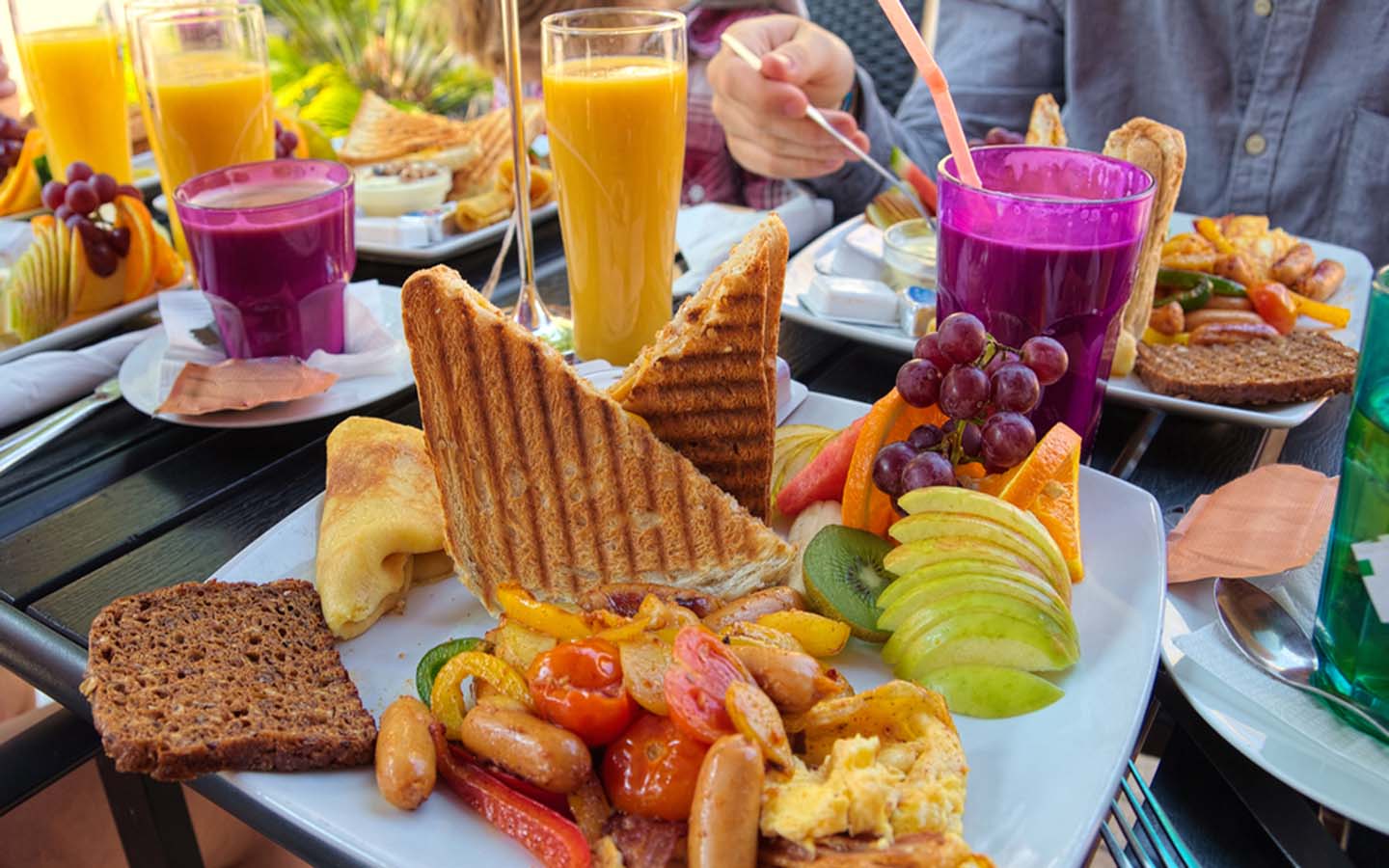 Best Friday Brunch In Abu Dhabi